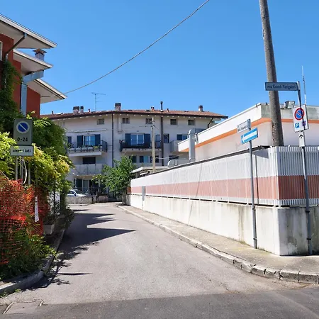 Sunsetbarbana - Tricamere Con Posto Auto 그라도