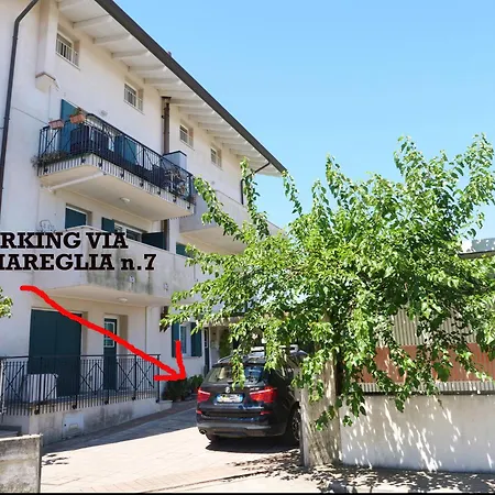 شقة Sunsetbarbana - Tricamere Con Posto Auto